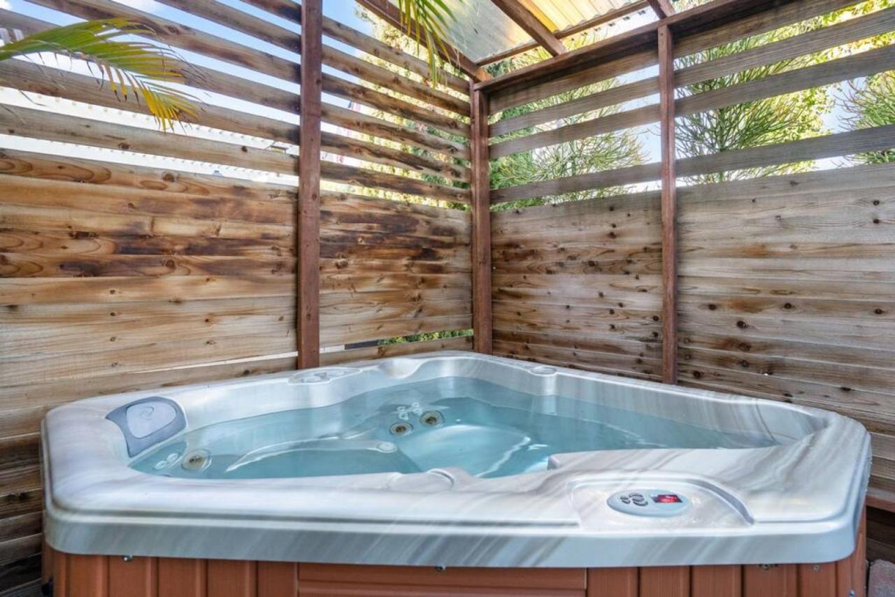 Cozy, With Hottub And Patio Holiday home *